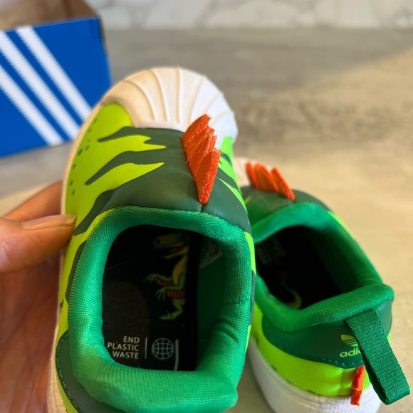 Adidas Originals Superstar Dino Sneakers, Toddler Size 5K, Green - Picture 7 of 9